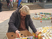 Octacan - filling the foodbank